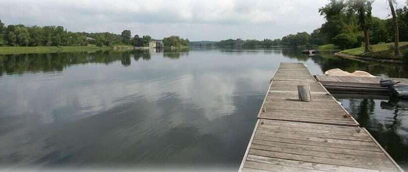 فندق على الطريق The Campbellford River Inn