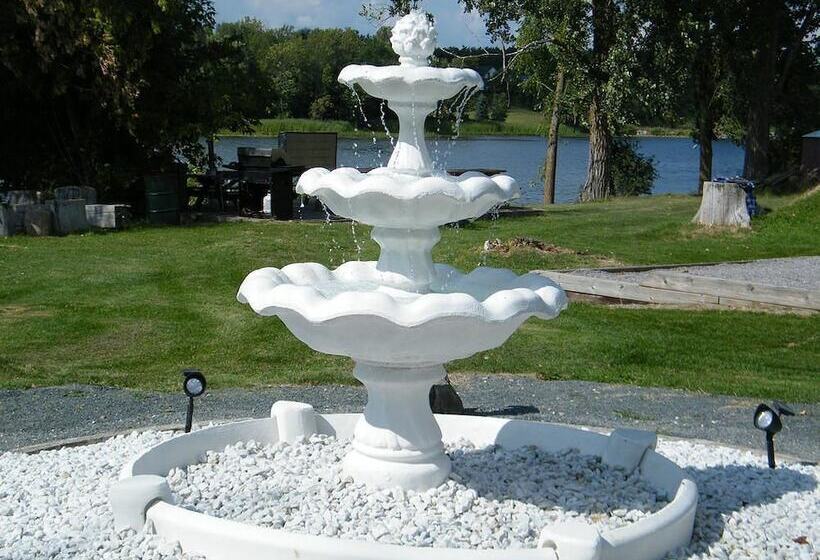 فندق على الطريق The Campbellford River Inn