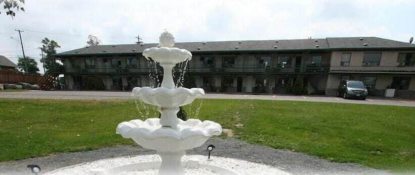 فندق على الطريق The Campbellford River Inn