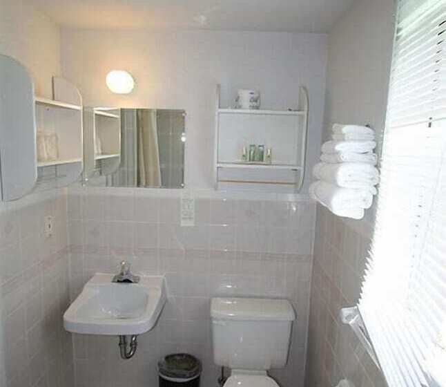 فندق على الطريق The Campbellford River Inn