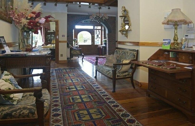 Moyglare Lodge Country House B&b