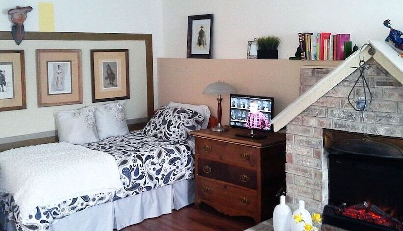 Opus 74 Bed & Breakfast