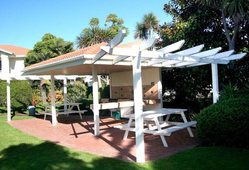 Pacific Palms Resort