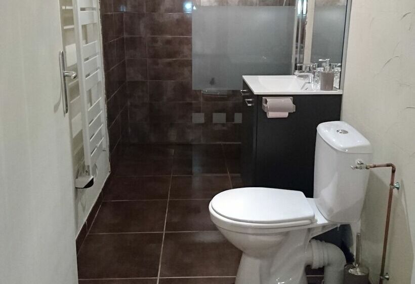 بنسيون A La Poularde