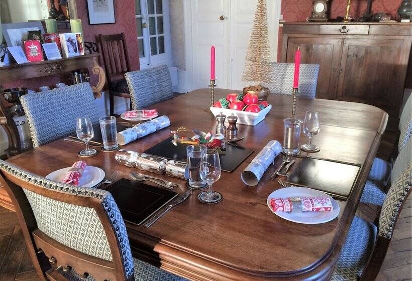 펜션 Château De La Celle Guenand