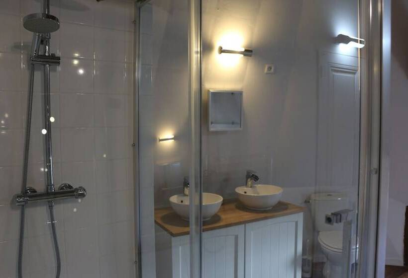 펜션 Château De La Celle Guenand