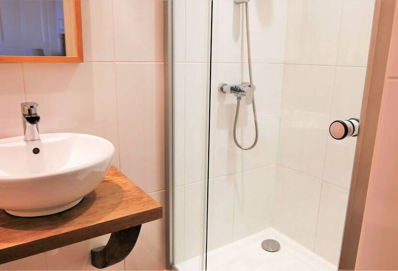 펜션 Château De La Celle Guenand