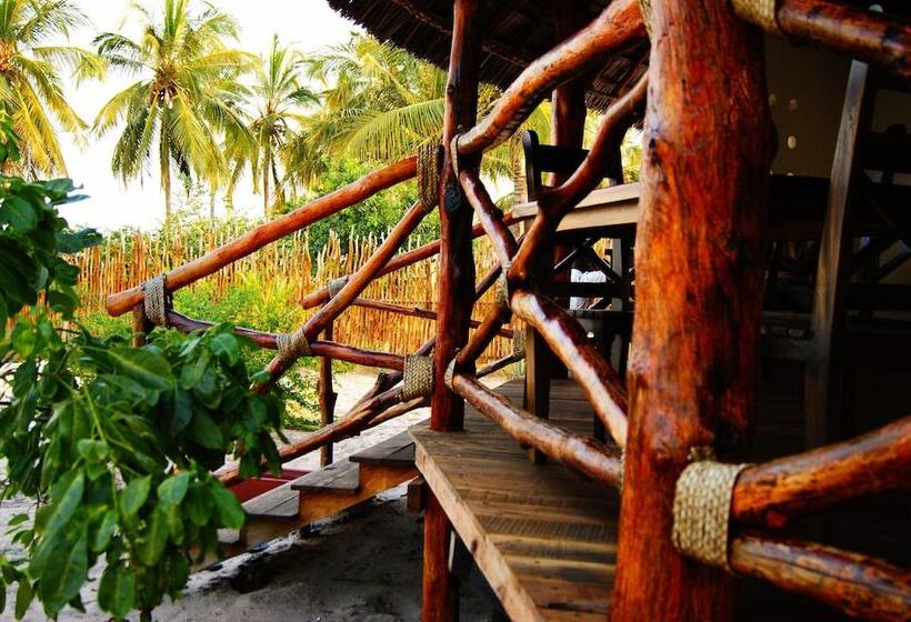 بنسيون Kijongo Bay Beach Resort