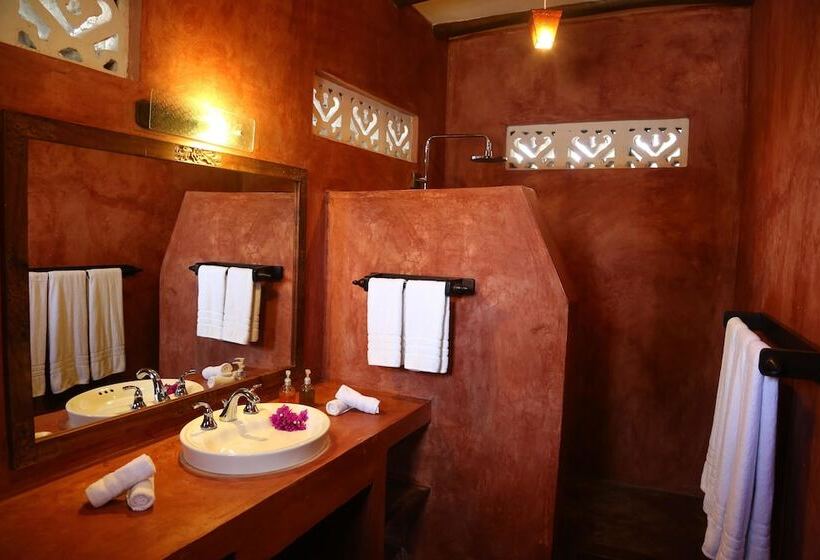 بنسيون Kijongo Bay Beach Resort