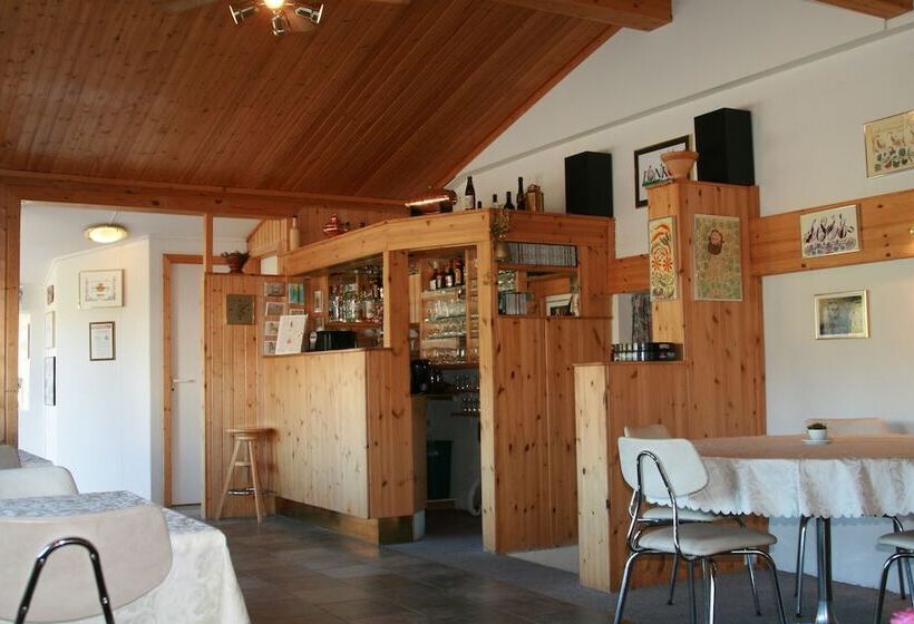 پانسیون Lónkot Rural Resort