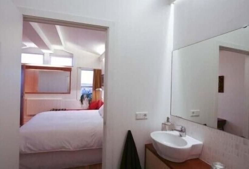 پانسیون Lónkot Rural Resort