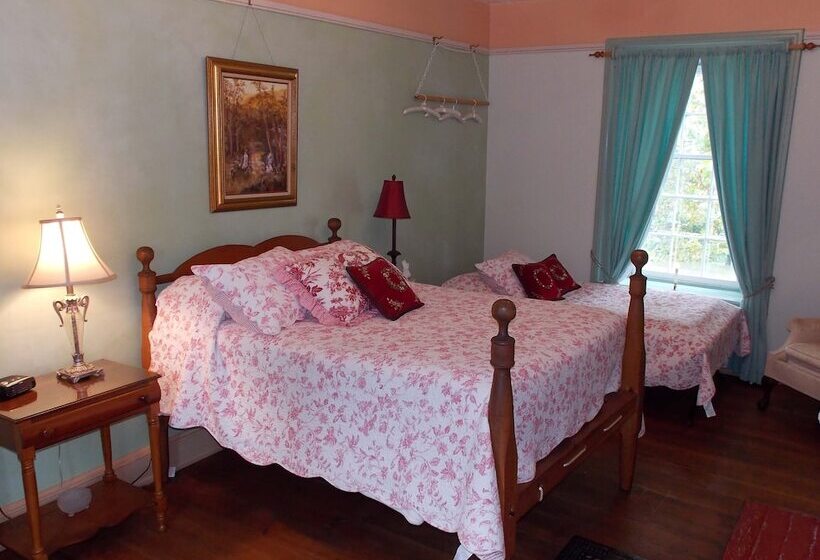 ペンション Maysville Manor Bed & Breakfast