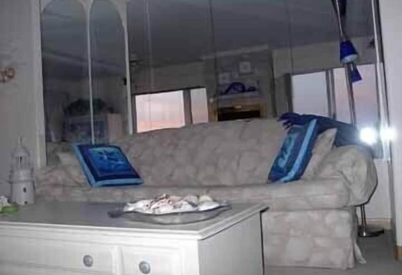 بنسيون Moonlight Beach Suites