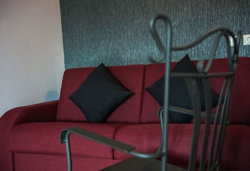 膳宿费 Polys Guest House