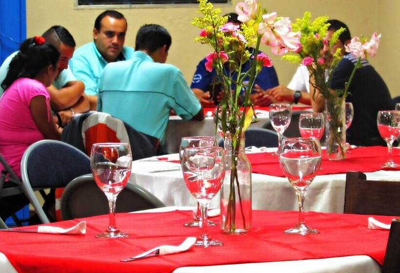 Santorini Hostal Y Restaurante