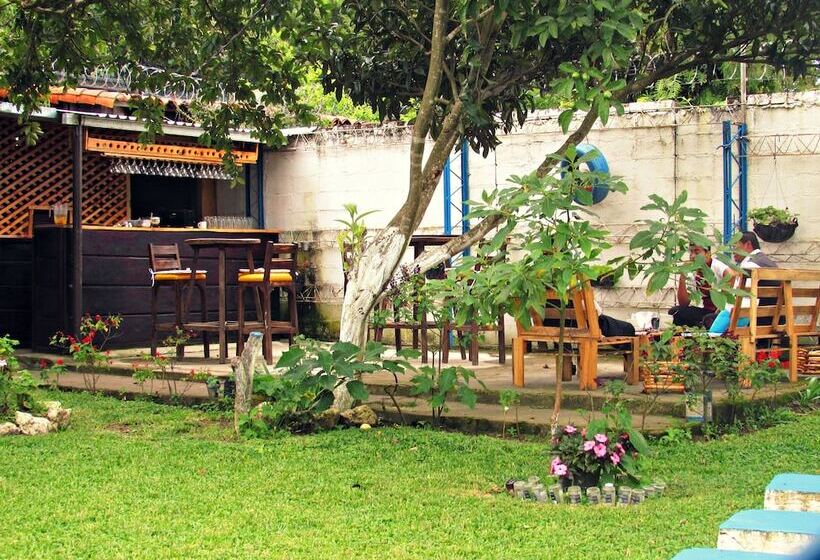 Santorini Hostal Y Restaurante