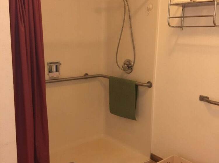 Scully S Manistee Outpost Motel