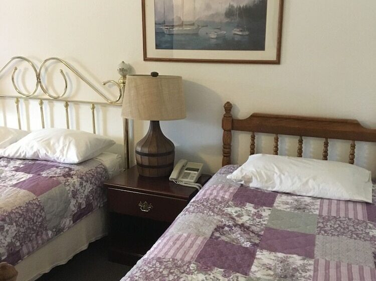 Scully S Manistee Outpost Motel