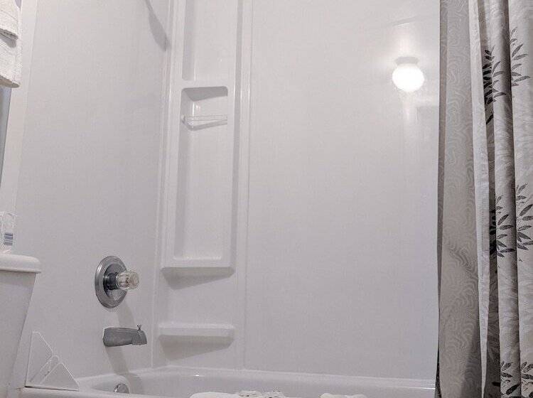 Skyline Motel & Campus Inn