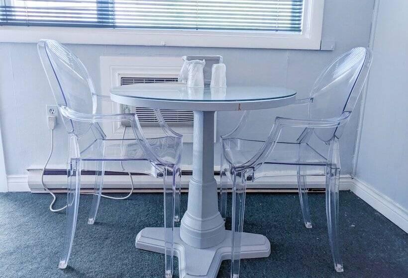 Skyline Motel & Campus Inn