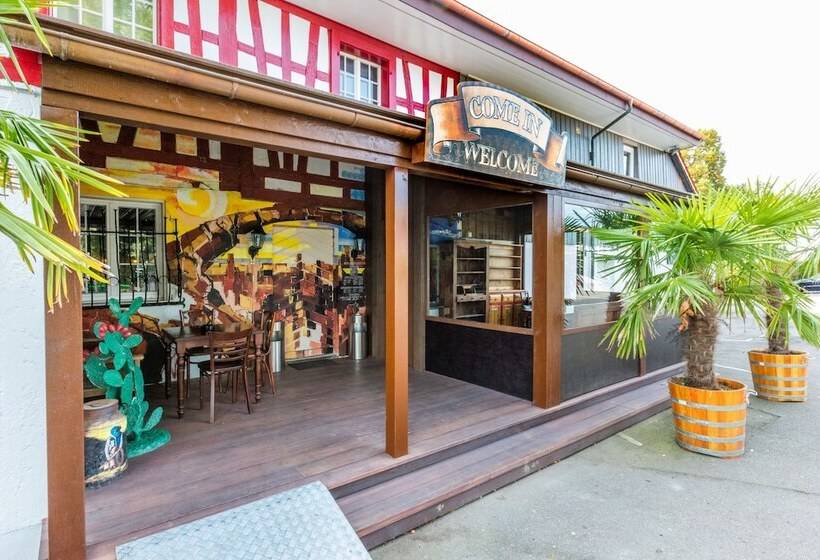 Stars And Stripes   Motel Steighof