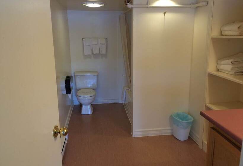 The Dockside Inn & Restaurant