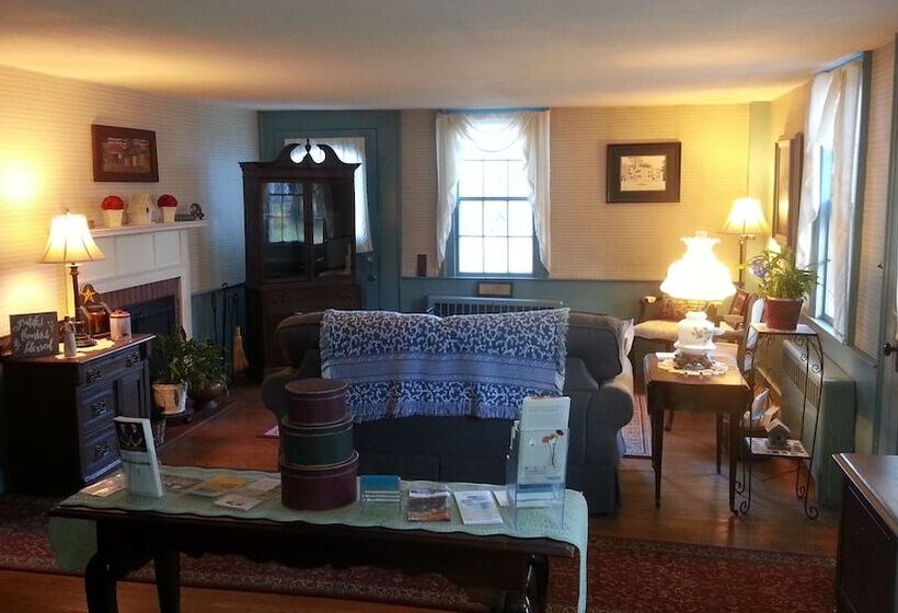 Truman Gillet House Bed & Breakfast