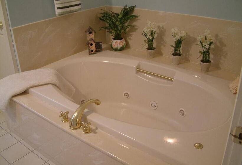 Truman Gillet House Bed & Breakfast