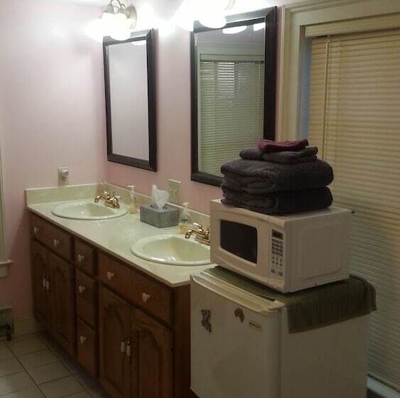 Truman Gillet House Bed & Breakfast