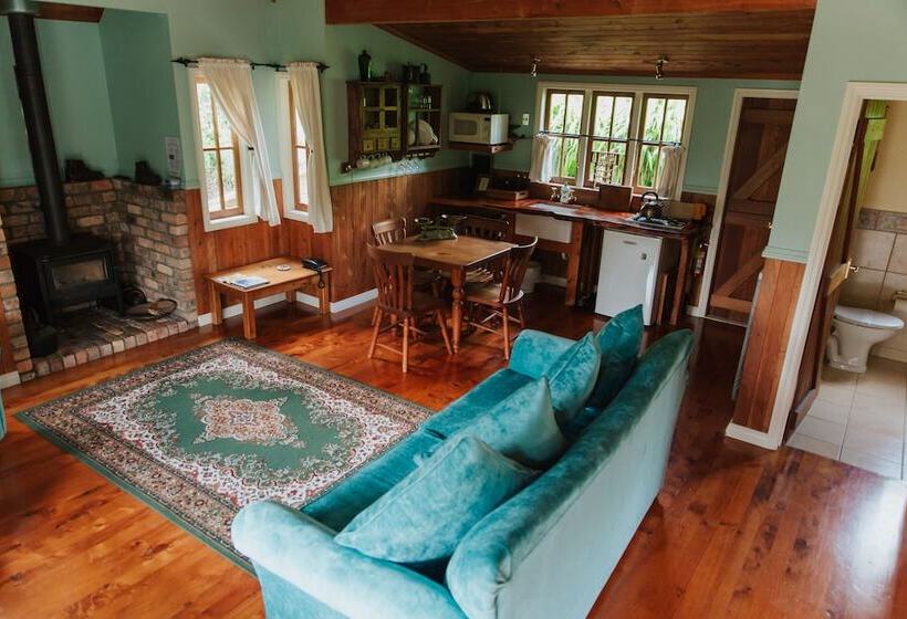 Vineyard Cottages   Kumeu