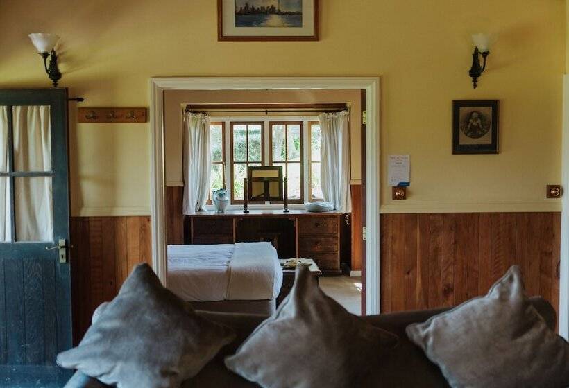 Vineyard Cottages   Kumeu