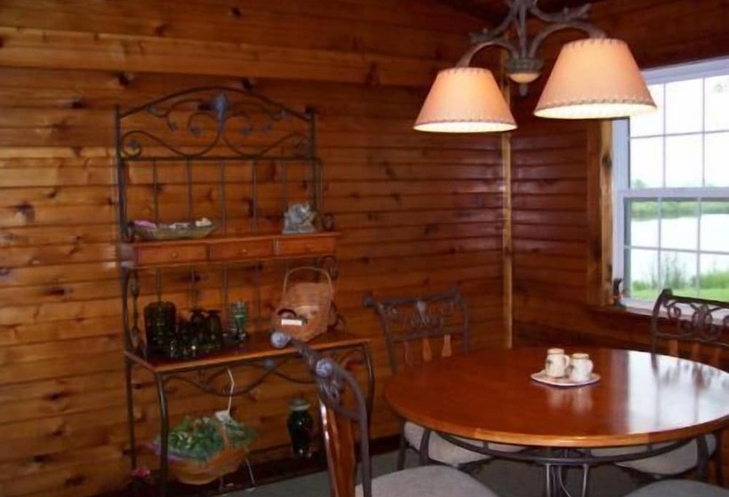 Whip Or Wheel Cabins