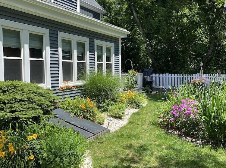 3 Waves Bed & Breakfast