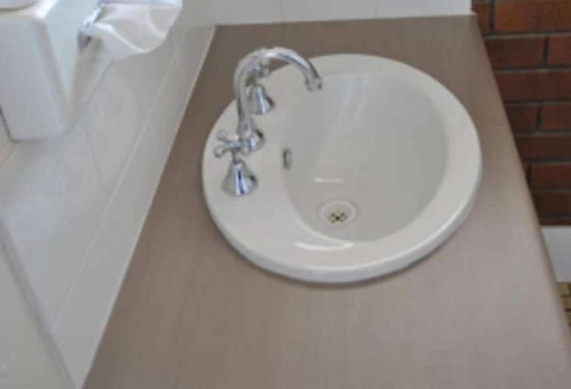 A & A Lodge Motel Emerald