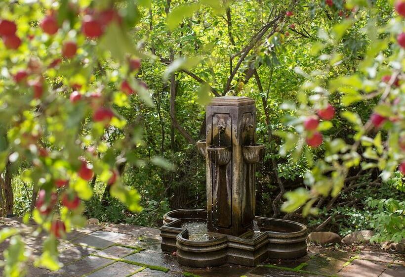 مبيت وإفطار Blue Lake Ranch