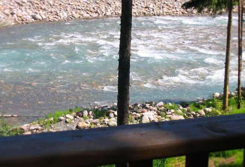 Bed and Breakfast Mount Robson Mountain River Lodge