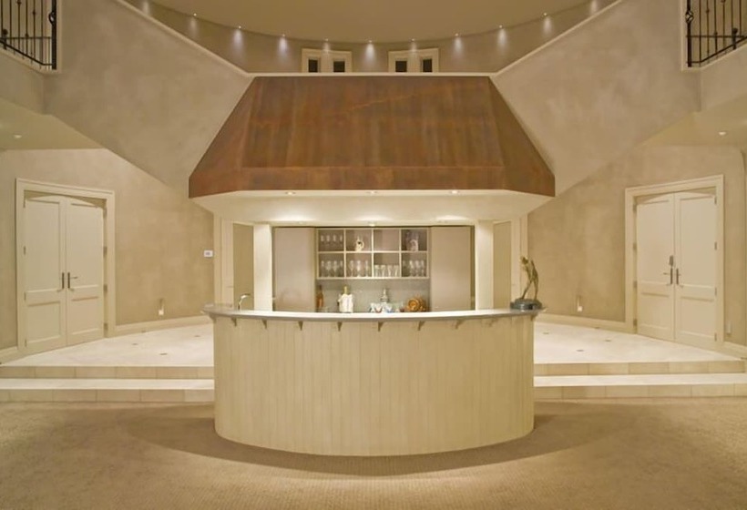 تختخواب و صبحانه Sapphire Ridge