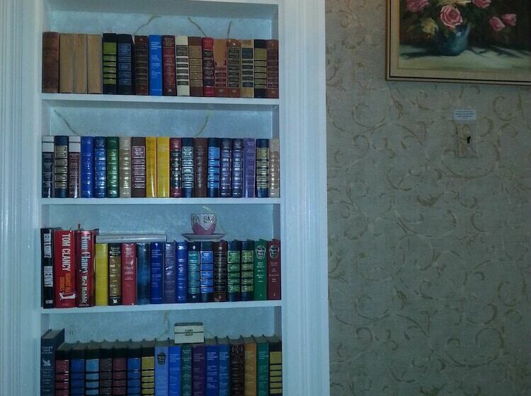 ベッドアンドブレックファースト Woodruff House