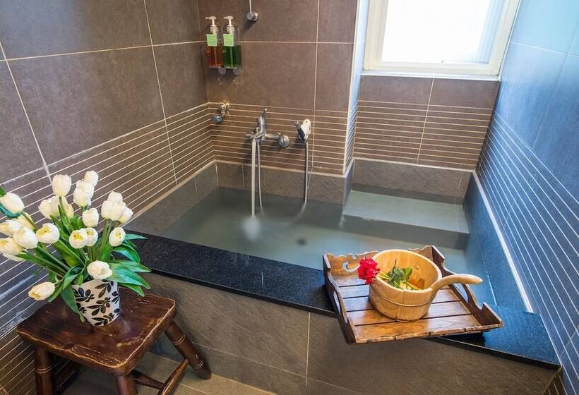 تختخواب و صبحانه Yilan Ya Lu Homestay