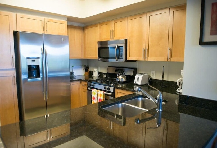 Crystal Quarters Furnished Apartments At The Gramercy