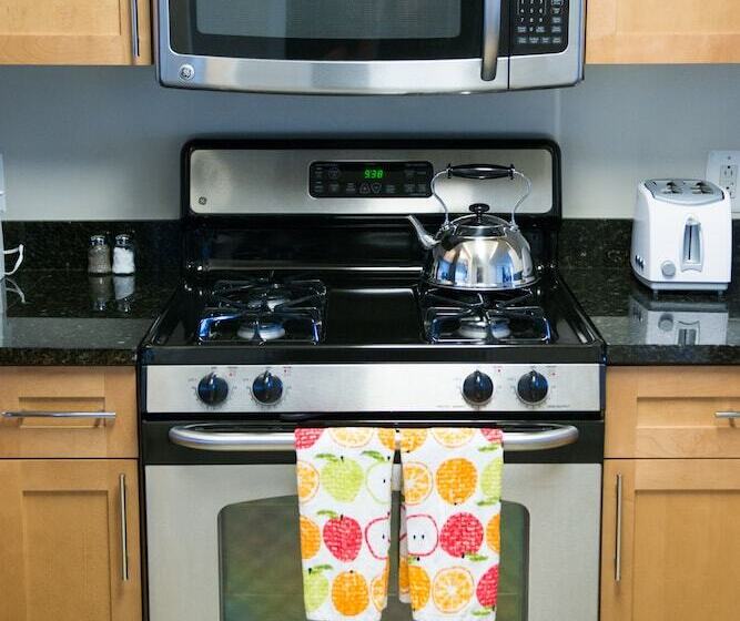 Crystal Quarters Furnished Apartments At The Gramercy