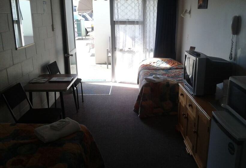 Feilding Motel