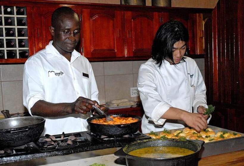 Gazebo Lodge   Hostel