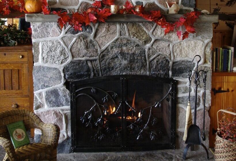 Hay Lake Lodge & Cottages