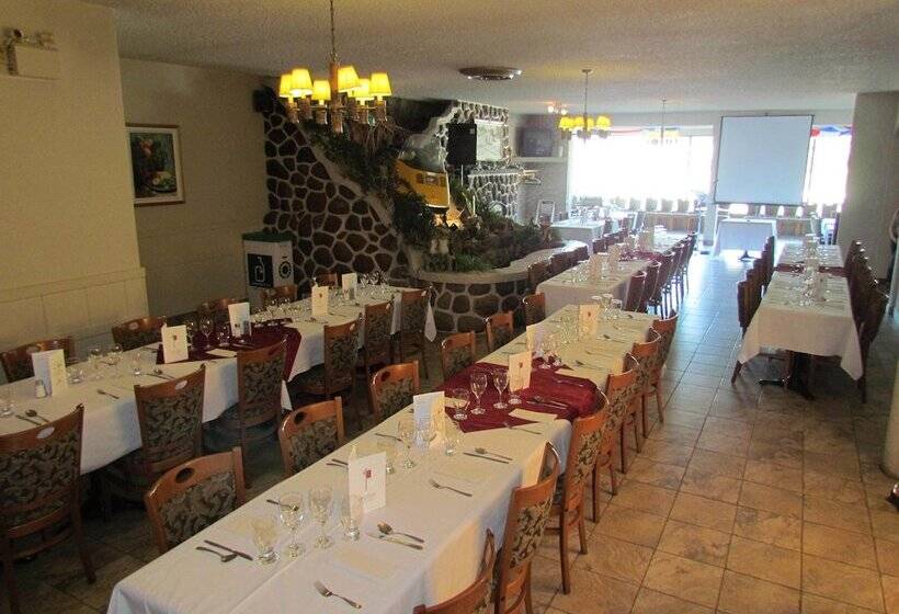 여관 L Auberge Et Restaurant La Glacière