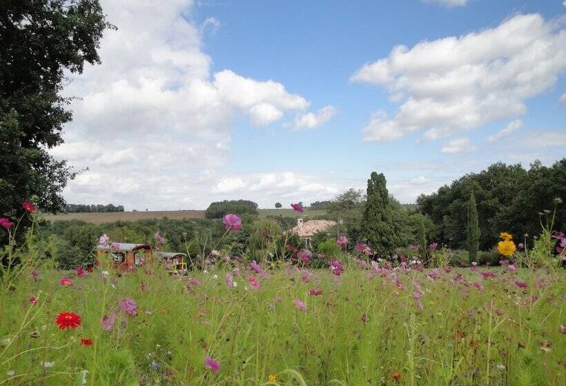 Хостел Les Roulottes Du Sud Ouest