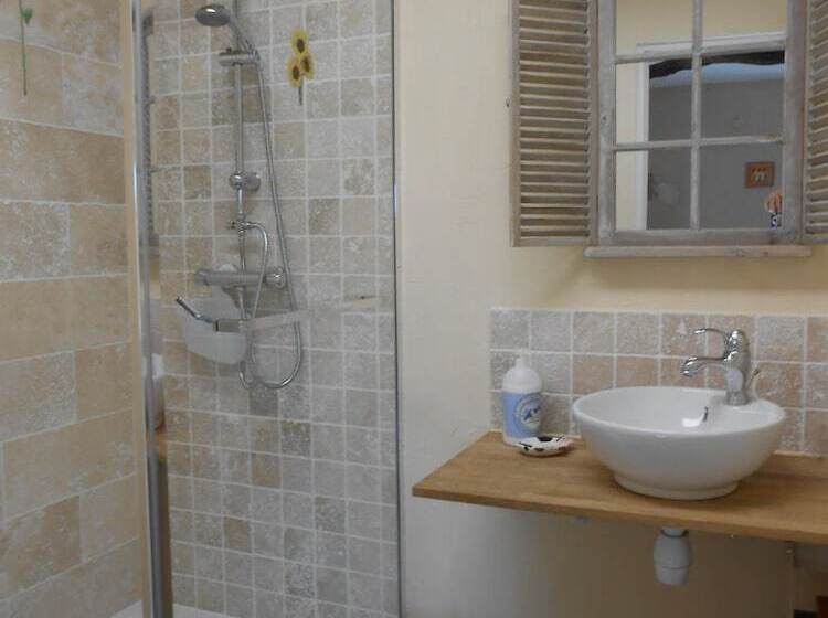 Хостел Les Roulottes Du Sud Ouest