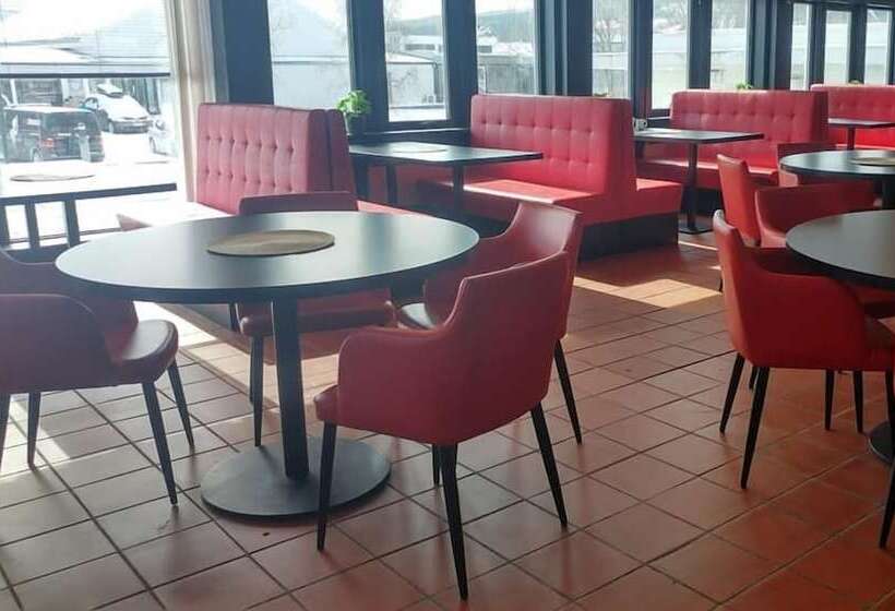 فندق فئة نجمة واحدة Sørreisa Hotell