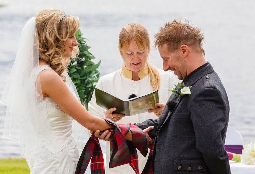 여관 The Lodge On The Loch Of Aboyne