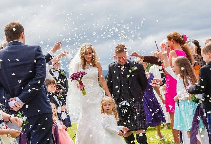 فندق فئة نجمة واحدة The Lodge On The Loch Of Aboyne